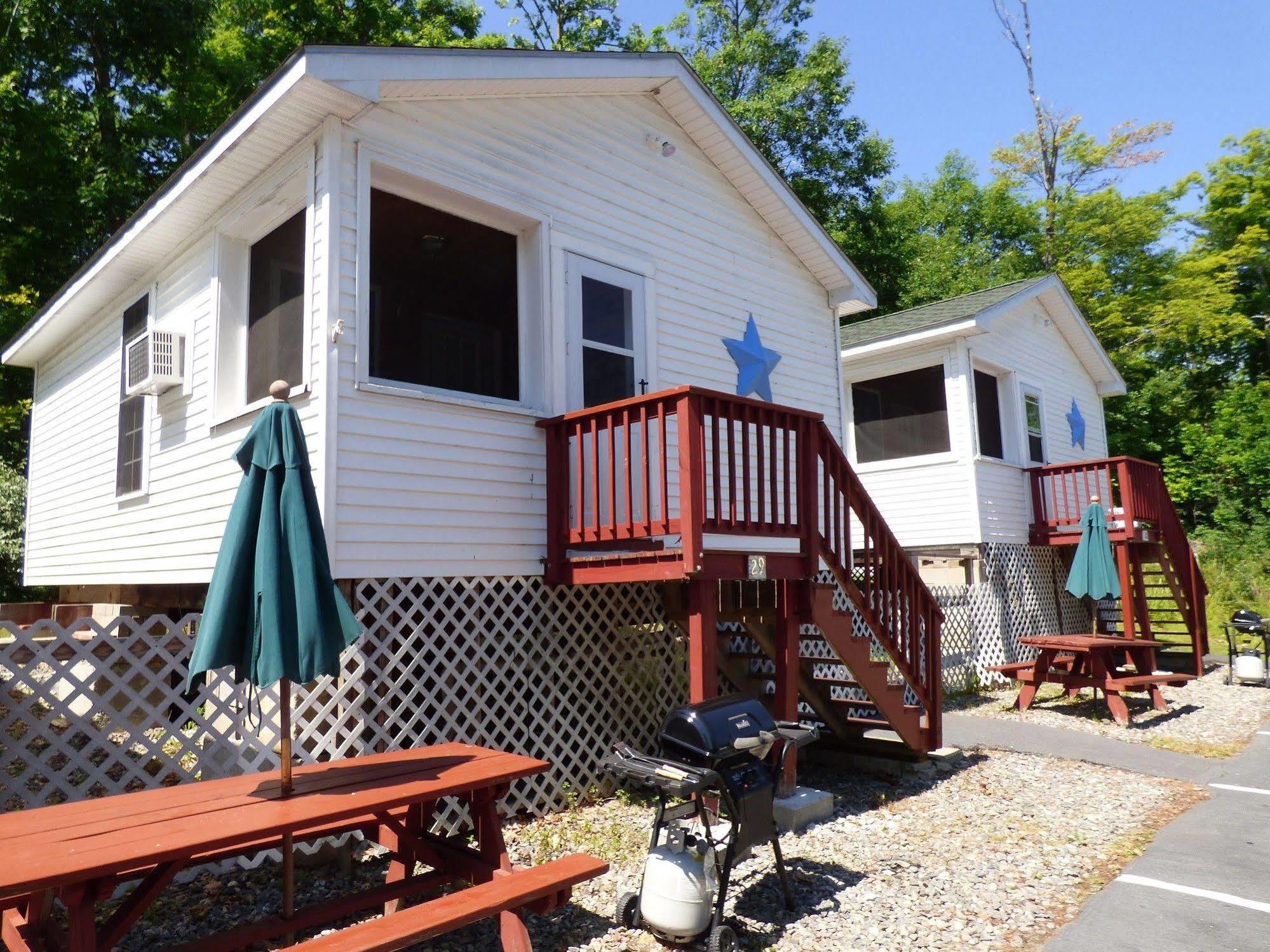 Weirs Beach Motel & Cottages Dış mekan fotoğraf