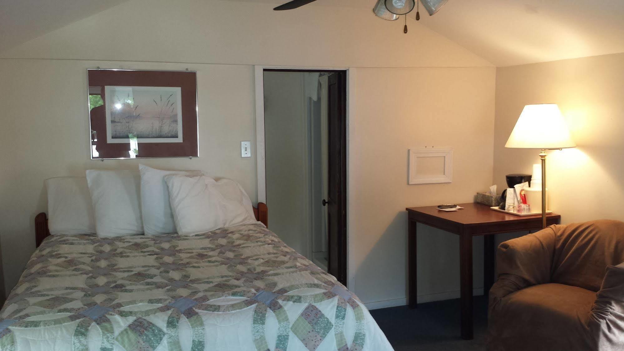 Weirs Beach Motel & Cottages Dış mekan fotoğraf