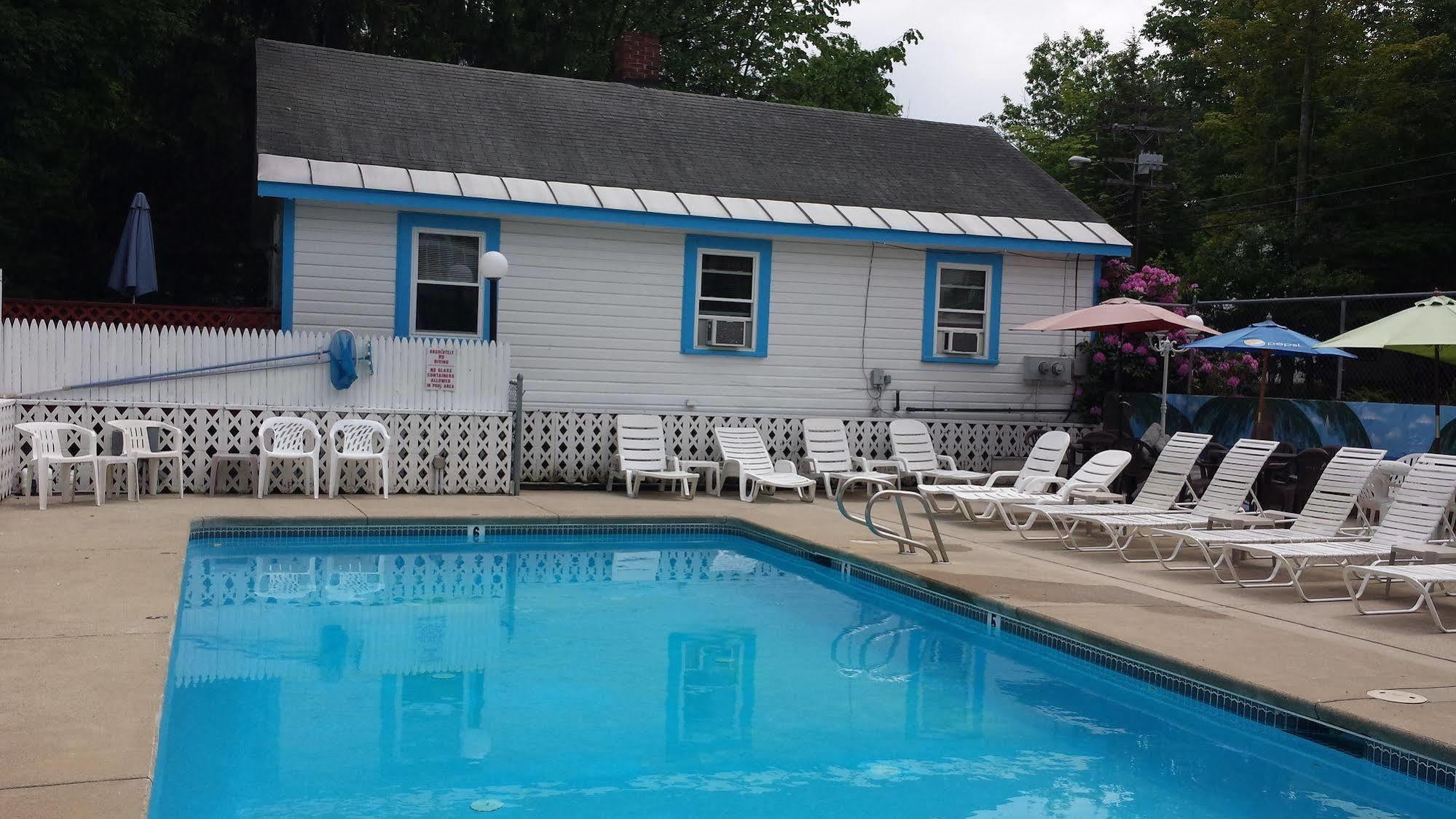 Weirs Beach Motel & Cottages Dış mekan fotoğraf